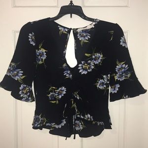 ASTR The Label NWOT sz S black w/blue floral top